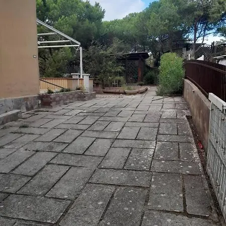 Trilocale Sul Mare Con Giardino Privato *