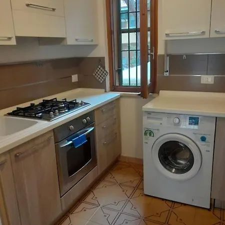 아파트 Trilocale Sul Mare Con Giardino Privato