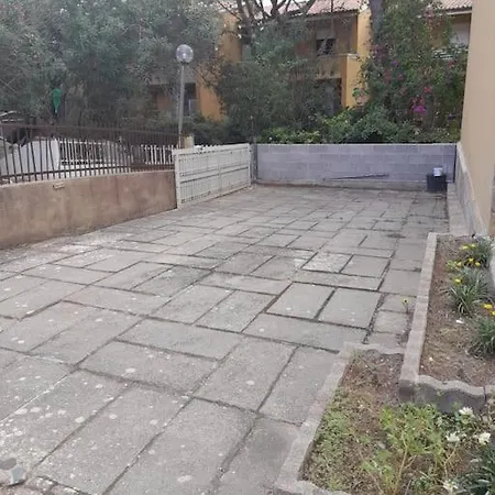 아파트 Trilocale Sul Mare Con Giardino Privato 소르소