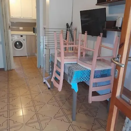 Trilocale Sul Mare Con Giardino Privato 아파트 *