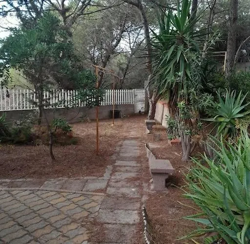 Trilocale Sul Mare Con Giardino Privato *